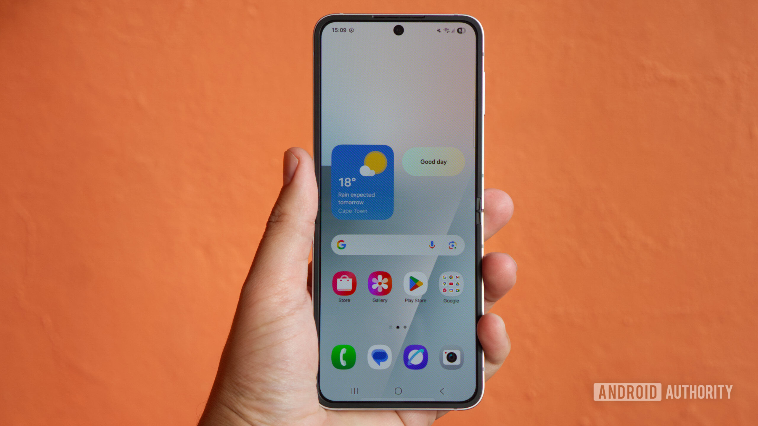 Samsung Galaxy Z Flip 7 FE unfolded main screen